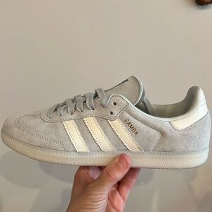 SOLD Adidas Samba Wonder Silver - size 8